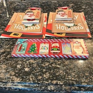 MERRY BRITE ASSORTED SUZE GIFT BAGS & GIFT TAGS LOT OF 3 NWT